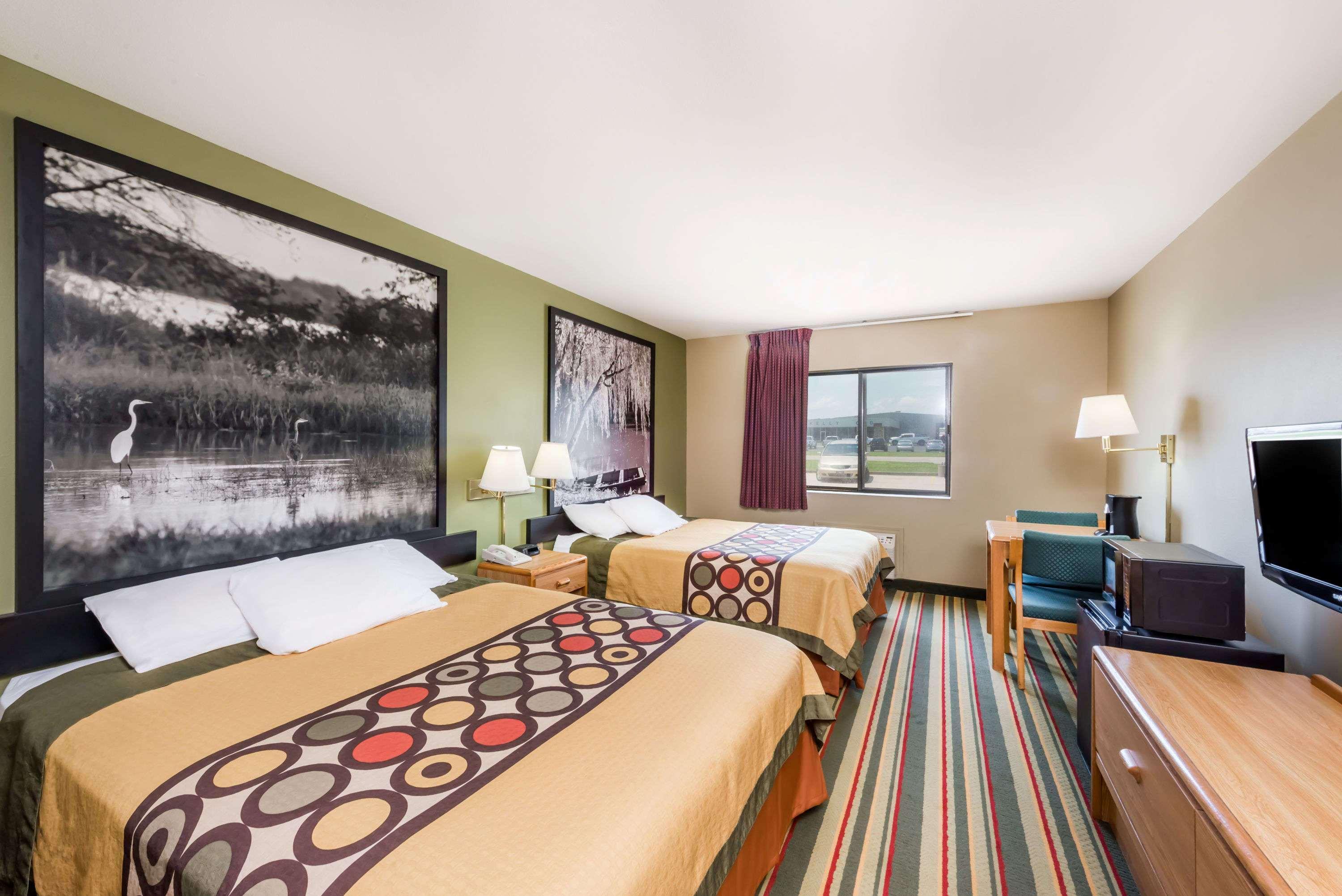 Super 8 By Wyndham Chanute Eksteriør bilde